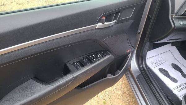 Thumbnail of 2019 HYUNDAI Elantra